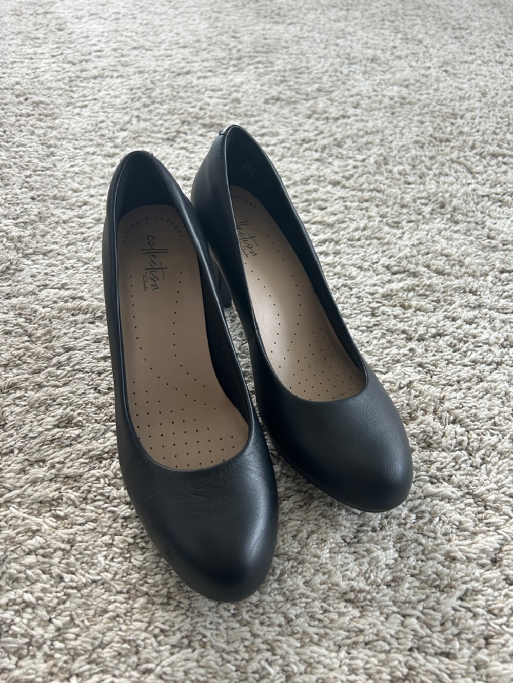 LIKE NEW! Clarks Black Leather Women's Comfort Pumps Heels